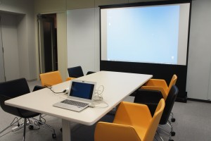 Windowsパソコンとプロジェクターを接続、設定する方法 Windowsパソコンとプロジェクターを接続、設定する方法