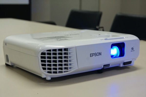 EPSON EB-W05  プロジェクター PC周辺機器 PC/タブレット 家電・スマホ・カメラ 販売店