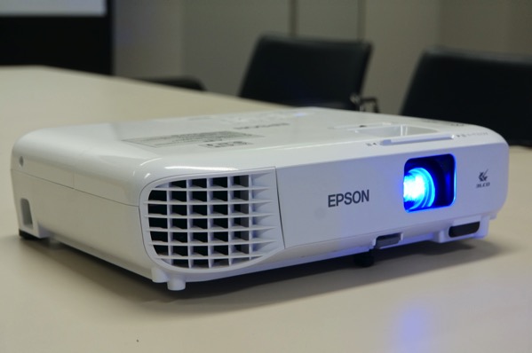 EPSON EB-W05 プロジェクター エプソン-